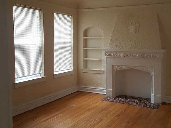 3rd image of 6319 N Mozart St APT 2