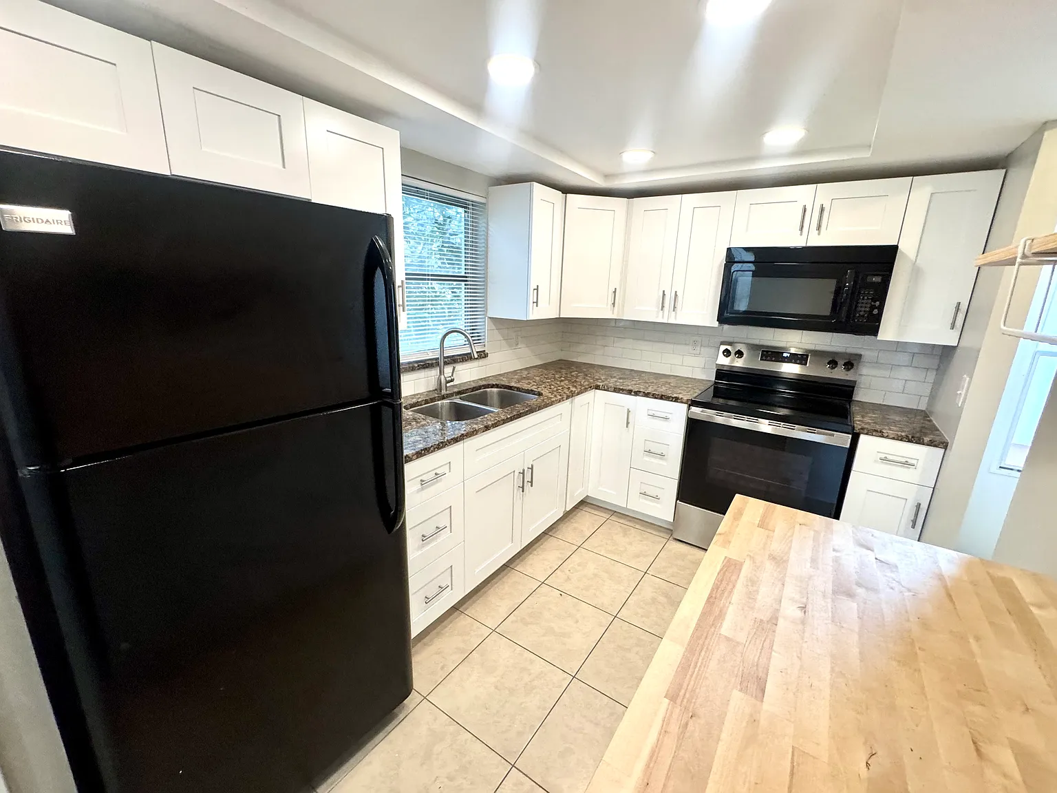 2 bed, 1165 sqft, $1,795 — Photo 2