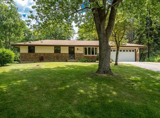 4655 Scenic Dr, Rockford, IL 61109