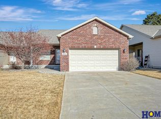 8154 Regent Dr, Lincoln, NE 68507