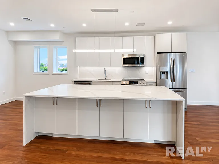 20 Terrace Pl #PHH — Photo 4