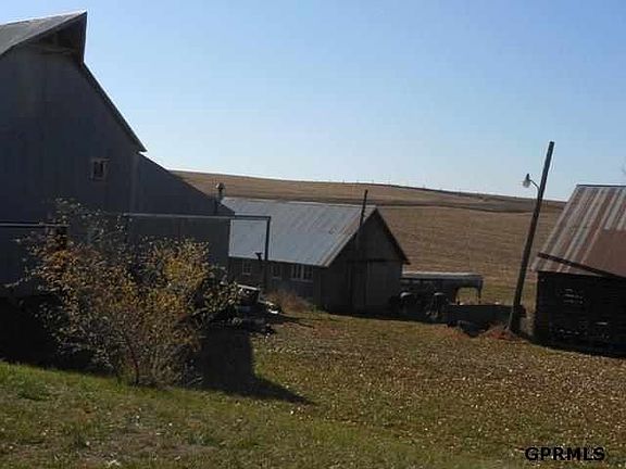 3rd image of 2865 County Road V
