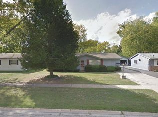 375 Oakwood Rd, Wauconda, IL 60084