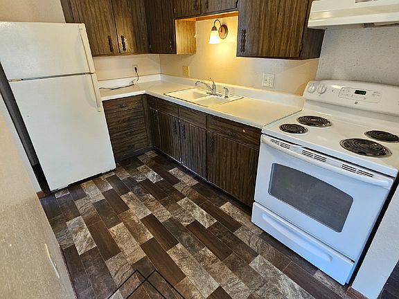 5th image of 102 8th Ave NW #11-C