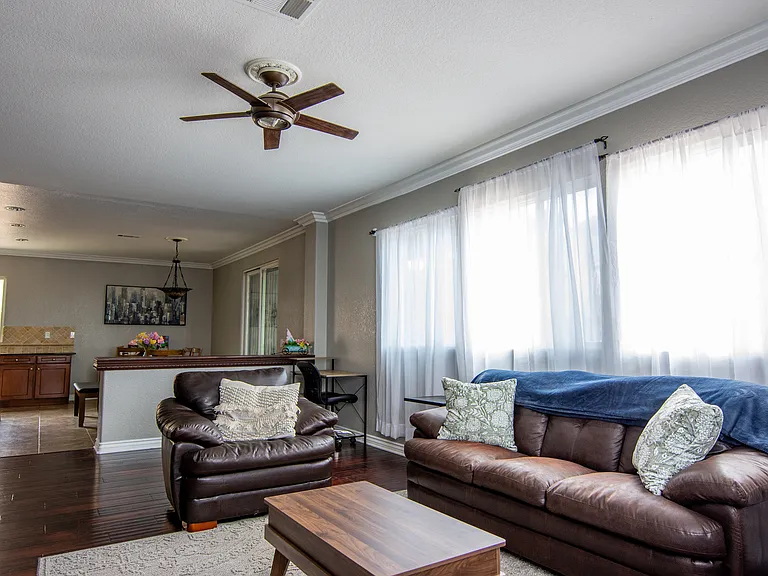 44310 Apache Plume St — Photo 3