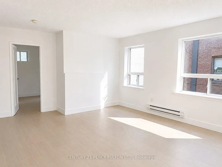 2373 Bloor St W #14 — Photo 4