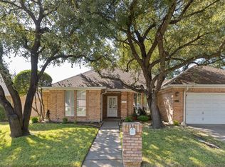 6629 Meadowpark Ct, Benbrook, TX 76132