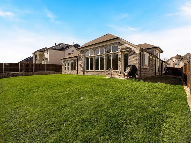 4602 Lorion Dr — Photo 37