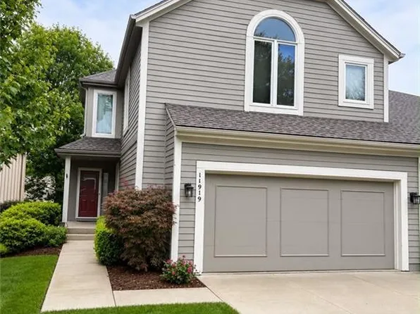 11919 Mackey St, Overland Park, KS 66213