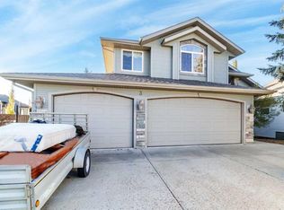 3 N Legacy Cv, Sylvan Lake, AB T4S2M8