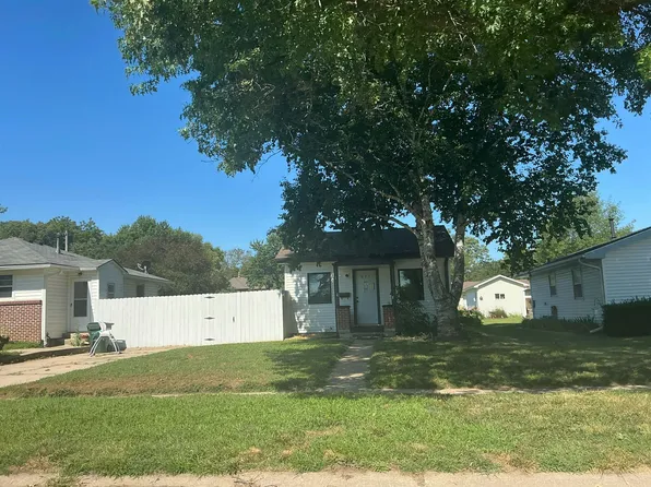 527 N 22nd St, Blair, NE 68008