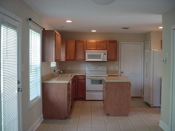 5th image of 10850 Parkgate Ln