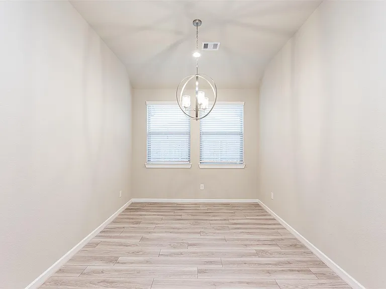 4022 Maple Glen Dr — Photo 9