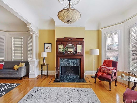 5th image of 1558 Grove St