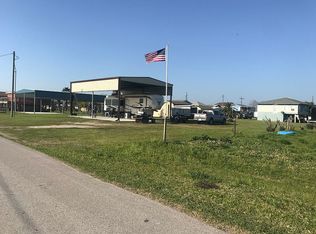 1020 Selwyn Rd, Crystal Beach, TX 77650