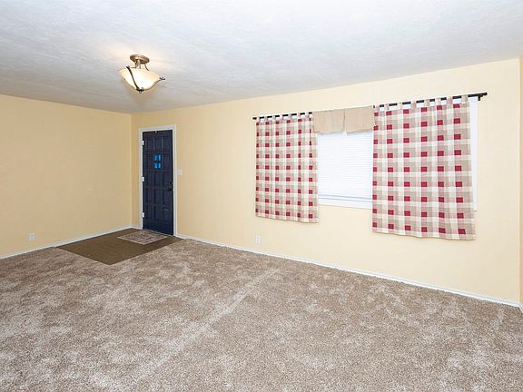 5th image of 703 N 1st St