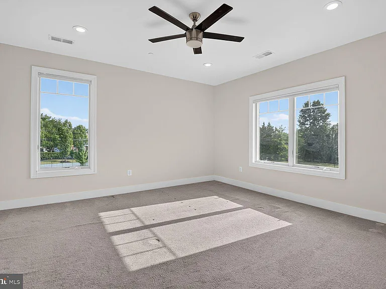 13828 Travilah Rd — Photo 39
