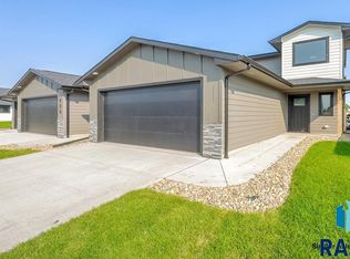 902 E Wayne Pl, Tea, SD 57064