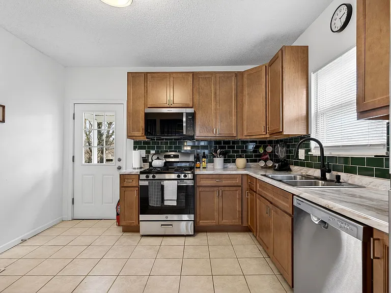 138 W Loretta Ave — Photo 17