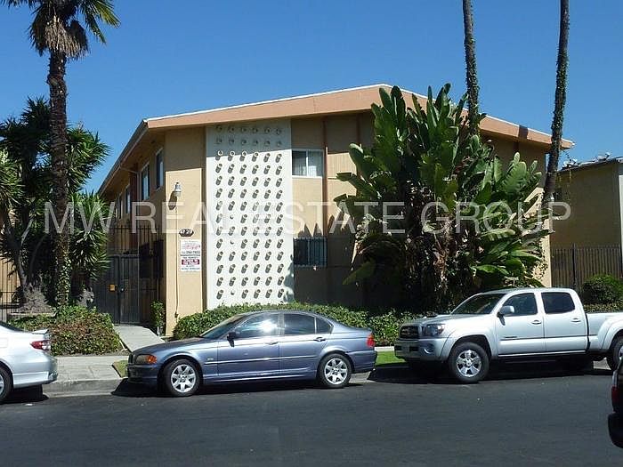 1st image of 4723 August St APT 10