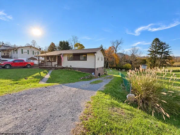 318 Long St, Parsons, WV 26287
