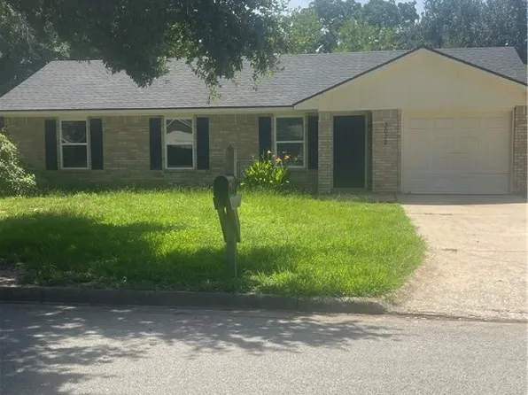 3012 Pierre Pl, College Station, TX 77845