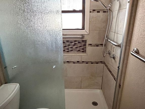 4th image of 785 E Ventura Ave