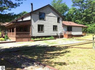 2424 Pierce Rd, Mio, MI 48647