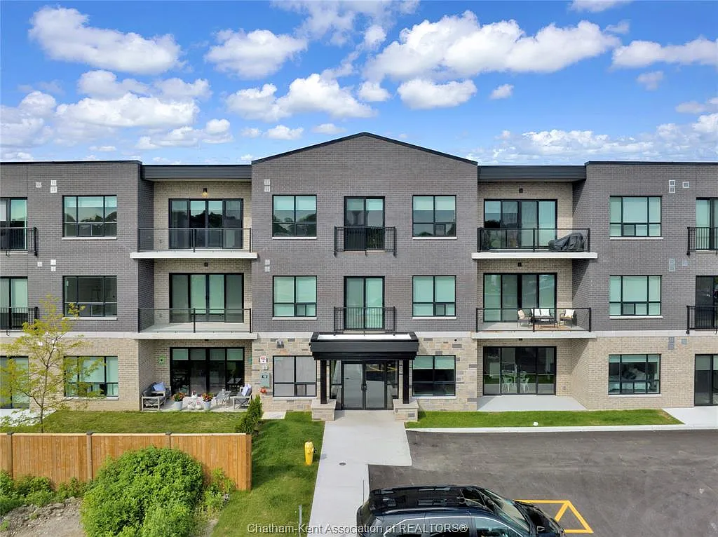 Building Photo - 175 Churchill Park Rd #216