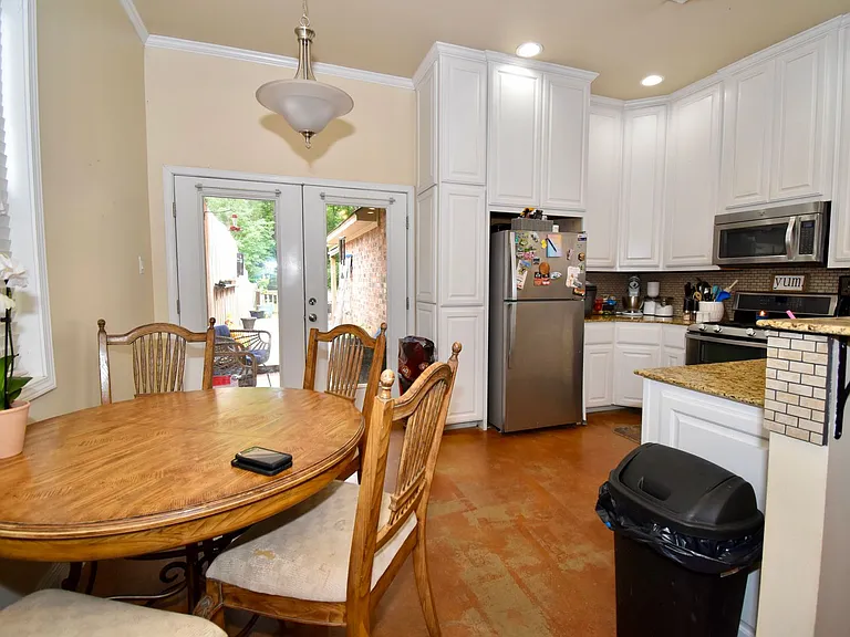 138 Markia Dr — Photo 7