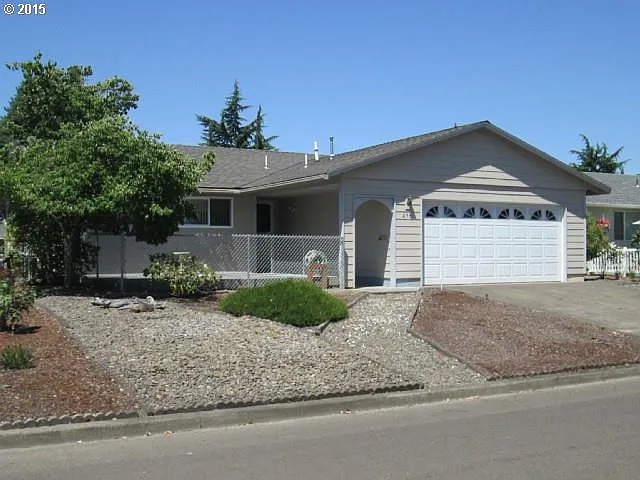 275 S Cascade Dr photo 1