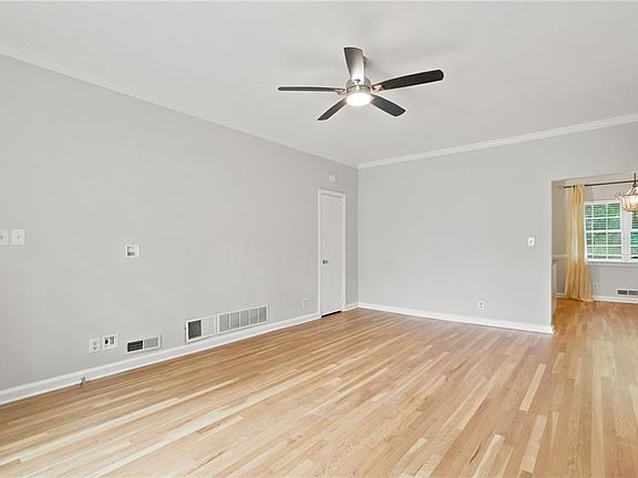 5th image of 430 Lindbergh Dr NE APT K2