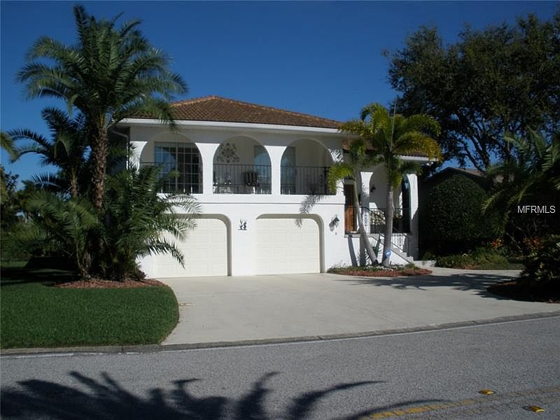 1st image of 4253 Dewey Dr