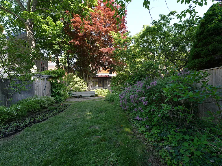 104 Neal St — Photo 35