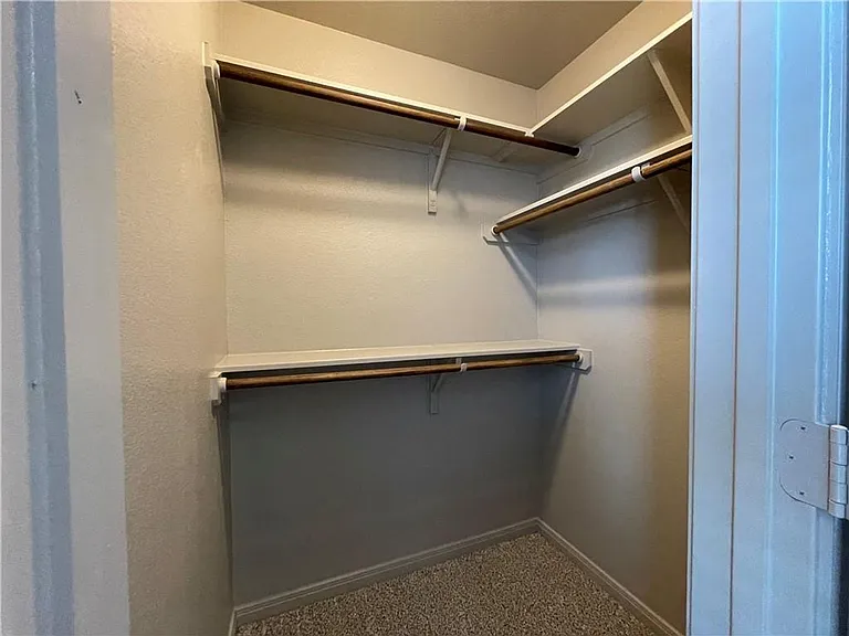 917 Hollyhock Dr — Photo 17