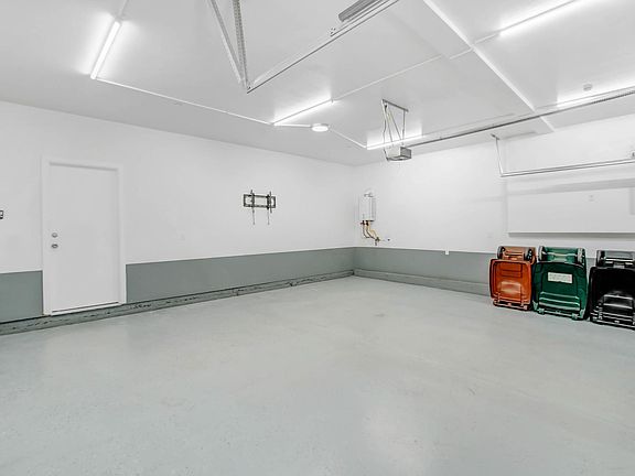 5th image of 504 Villa Way