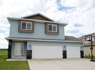 426 B52 Blvd E, Kindred, ND 58051