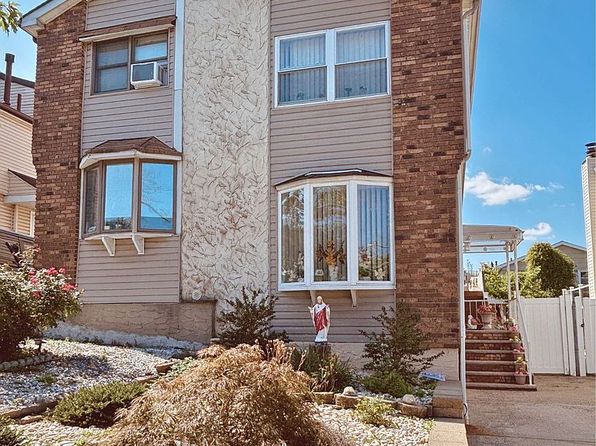 22 Hewitt Ave