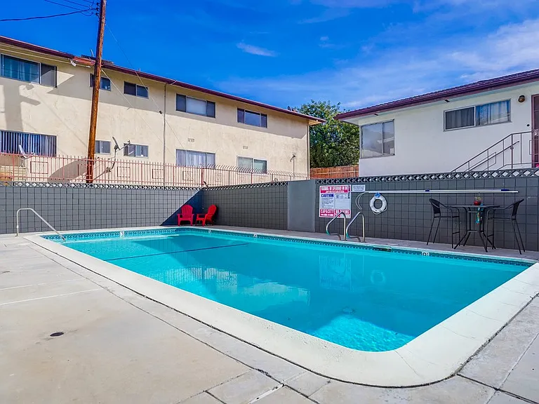 544 Evergreen St — Photo 16