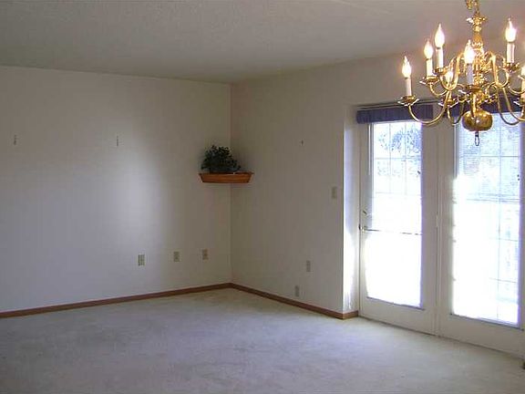 5th image of 708 Redmont Pl #708