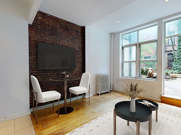 4th image of 218 E 84th St APT 1C
