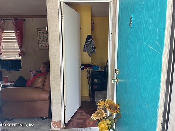 2nd image of 583 BROOKVIEW Drive N