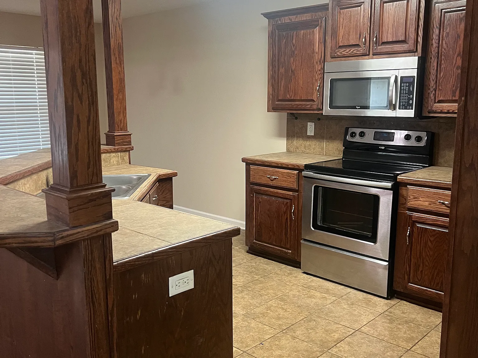 3 Shamsie Drive — Photo 2