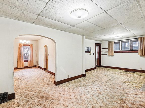 4th image of 728 Harmony St
