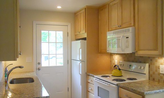 5th image of 2156 White Birch Dr