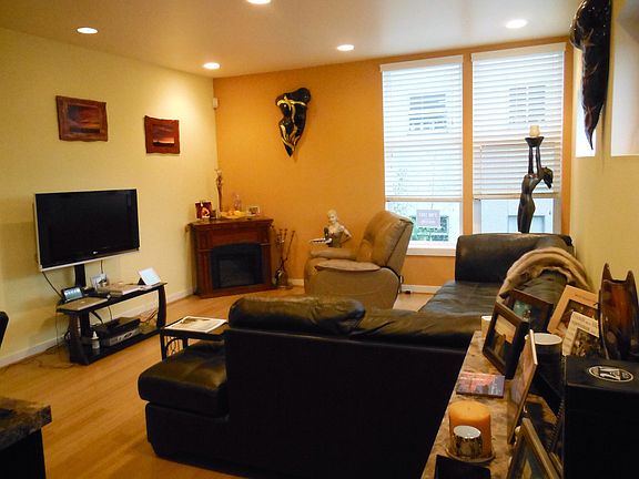 Spacious living room