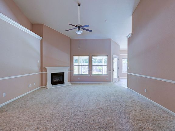 5th image of 1927 N Karen Ave
