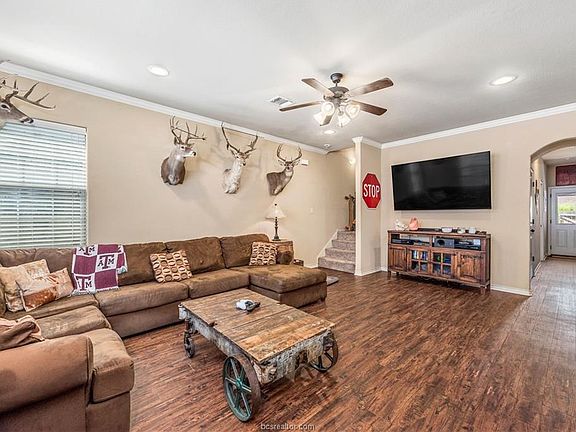 4th image of 3322 Travis Cole Ave