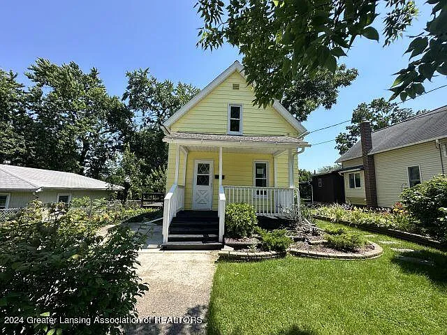 833 Lincoln St photo 1