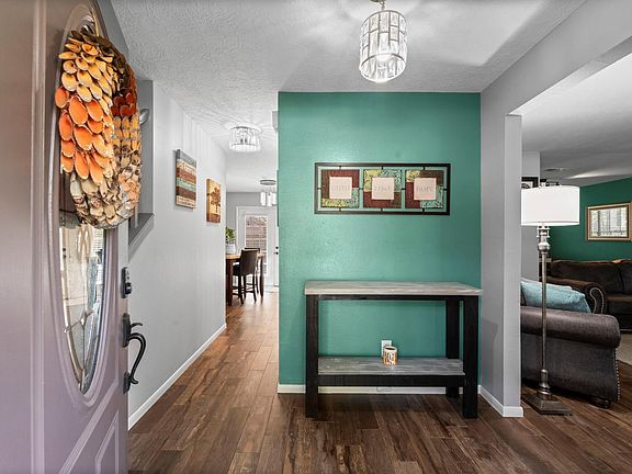 3rd image of 94 Rockridge Drive